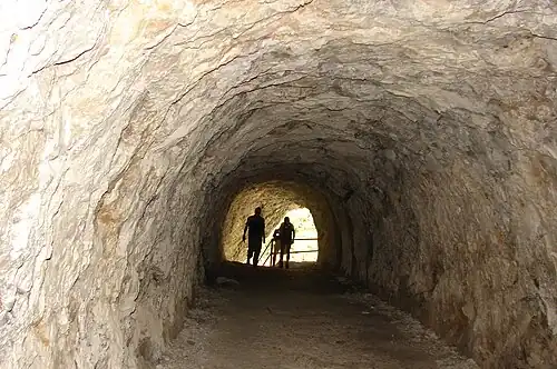 Tunel Baou