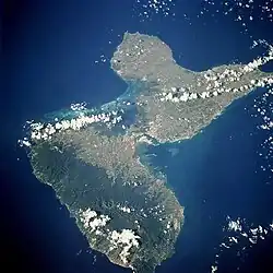 Satelitní pohled na dvojostrov Guadeloupe