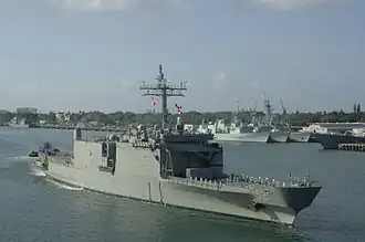 Výsadková loď HMAS Manoora