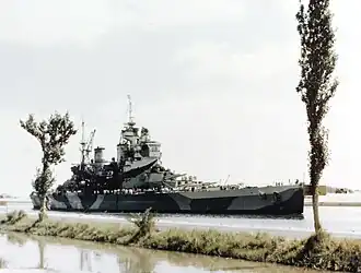 Věž B lodi Howe
