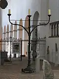 Tříramenný svícen v kostele P. Marie v Halberstadtu