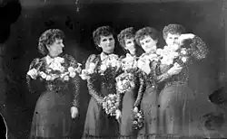 Likenesses of Hannah Maynard with garland, asi 1895