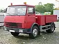 Střední nákl. automobil vyvíjený Hanomagem, na trh dodávaný s označením Henschel, později Hanomag-Henschel, design Louis Lucien Lepoix