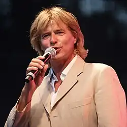 Hansi Hinterseer na koncertě u příležitosti otevření linky 1 vídeňského metra (2006)