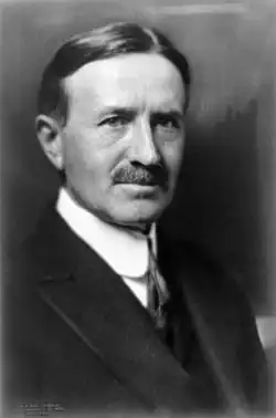 Průmyslník Harvey S. Firestone, 1915