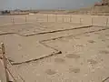 Zbytky výsadby starověké zahrady v Egyptě.