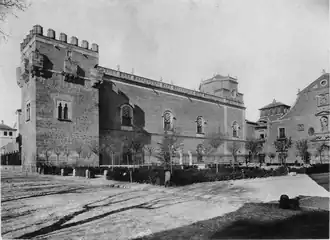 Arcibiskupský palác po požáru
