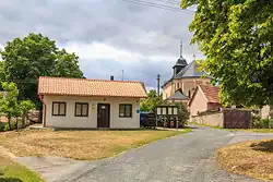 Obecní úřad a kostel svatého Bartoloměje