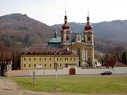 Klášterní kostel a bývalý františkánský klášter (v období let 1692–1950)