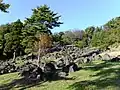 Skalka v parku Hitocumori (一つ森公園), Akita, Japonsko.