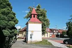 Náves s kaplí a obecním úřadem