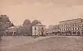 Hlučín, náměstí s kaplí svatého Jana Nepomuckého a radnicí, dobová pohlednice