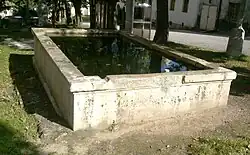 Hořice_na_Šumavě,_Kašna_V._proti_čp._4.JPG