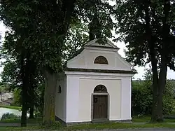 Kaplička na návsi
