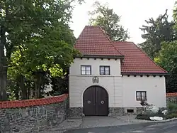 Hodkov_(Zbraslavice)_I._ZamekBrana.jpg