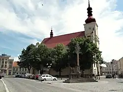 kostel Nanebevzetí Panny Marie na náměstí Dr. E. Beneše v Holešově