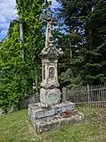 Holenice - památkově chráněný kříž (3).jpg