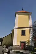 průčelí kostela Povýšení svatého Kříže v Honbicích