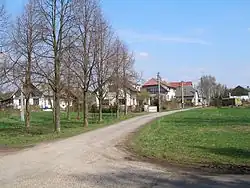 Náves na Honsobě