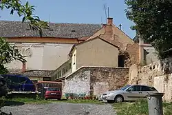 Horšovský Týn - opěrné a dělicí zdi za domy v ul. 5. května.jpg