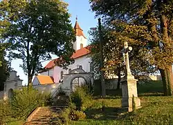 Farní kostel sv. Petra a Pavla