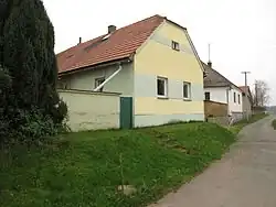 Dům