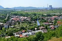 Celkový pohled na městys z Husova vrchu