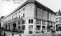 Aukční síň Hôtel Drouot na staré pohlednici
