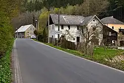Jižní vjezd do vesnice