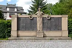 Hranice pomník obětem 1. sv. války nedaleko kostela.jpg