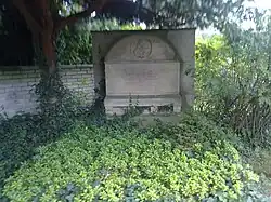 Hrob_Františka_Ondrůška.jpg