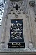 Detail levé části hrobky Becherů