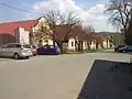 Domy při severní straně návsi
