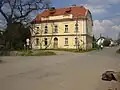 Fara naproti kostelu