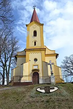 Římskokatolický kostel v obci