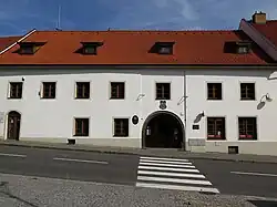 Husinec, radnice.jpg