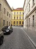 Pohled z Husovy ulice do ulice Křišťanovy