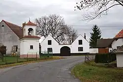 Kaplička na návsi