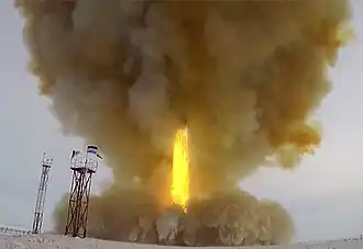 Start mezikontinentální rakety UR-100UTTKh nesoucí Avangard z Dombarovské letecké základny