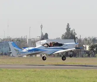 IA-100 během vzletu