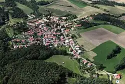Letecký pohled na Blevice od východu