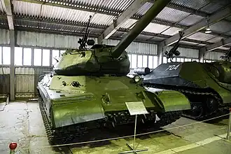 Tank IS-4 v muzeu v Kubince