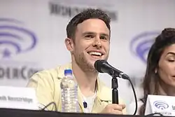 Iain De Caestecker, který ztvárnil postavu Leopolda Fitze