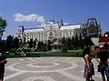 Palác kultury z parku pod Palas Mall