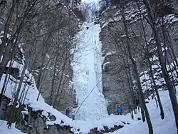 Brankovský vodopád v zimě