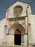 Kostel Igreja da Graça ze 14. století, s barokní rozetou z jednoho kamene