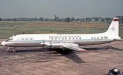 Iljušin Il-18 (LZ-BEK) podobný tomu, který havaroval na svahu kopce Sakrakopec 8 km od letiště v Bratislavě