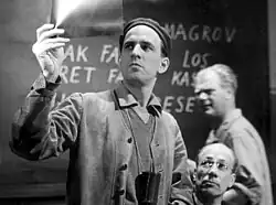 Režisér Ingmar Bergman během natáčení Lesních jahod