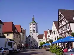 Náměstí s Dolní branou a Kraví věži