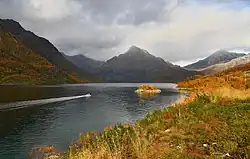 Pobřeží zálivu Innerfjorden